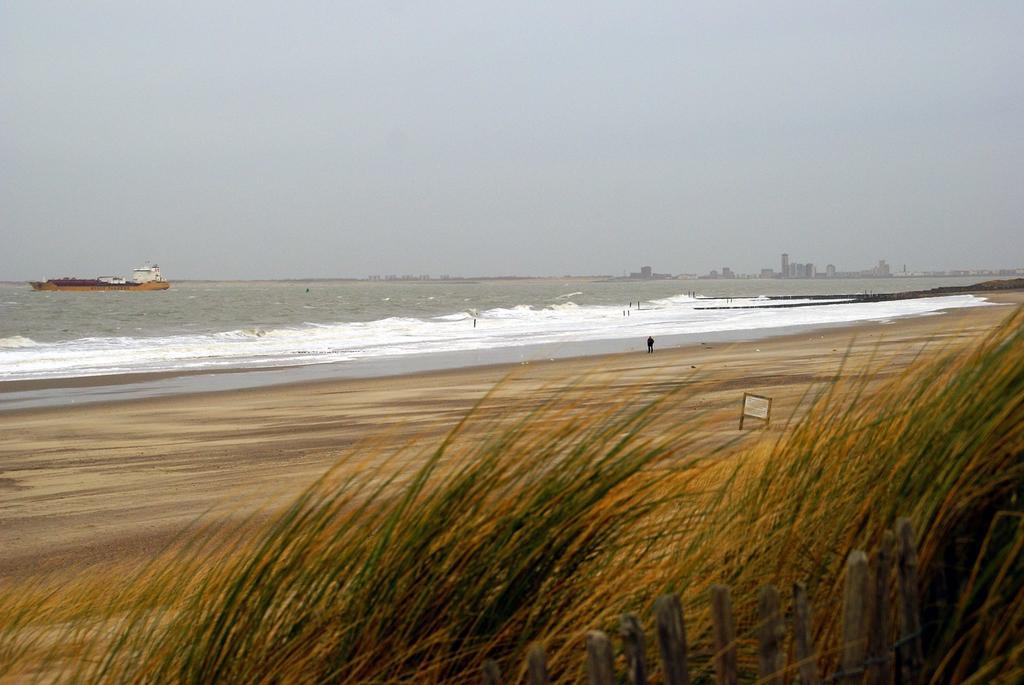 Appartement De Graanzolder Aan Zeeuwse Kust Hoofdplaat Exterior photo